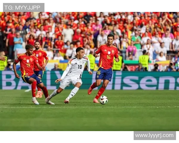 璀璨星光闪耀绿茵场欧冠足球明星海报展现荣耀与激情