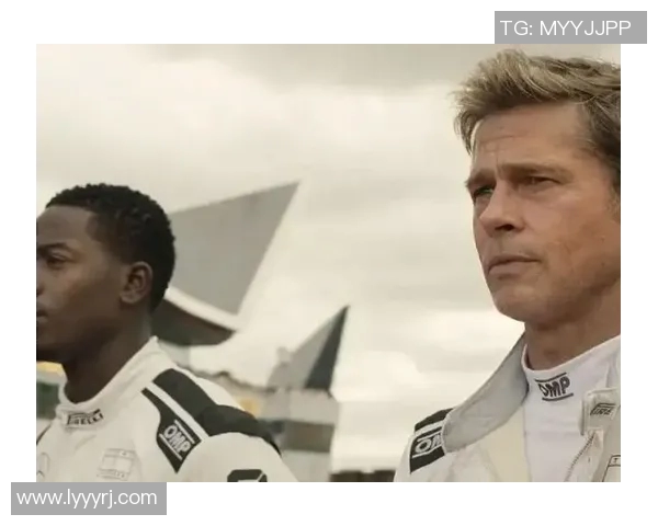 四十岁退役足球明星重返赛场的传奇故事与人生转折 四十岁退役足球明星重返赛场的传奇故事与人生转折