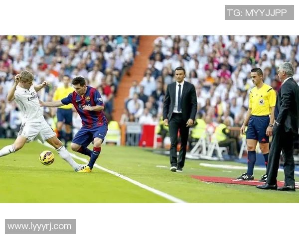 梅西与罗纳尔多的传奇对决足球世界的双子星辉煌历程 梅西与罗纳尔多的传奇对决足球世界的双子星辉煌历程